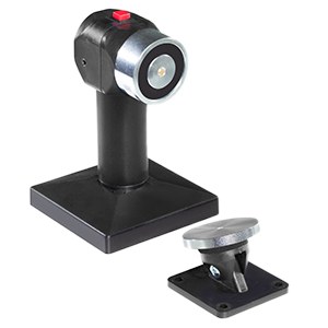 [RED-1805] RED-1805 - Retenedor electromagnético para montaje en suelo con pulsador de desbloqueo